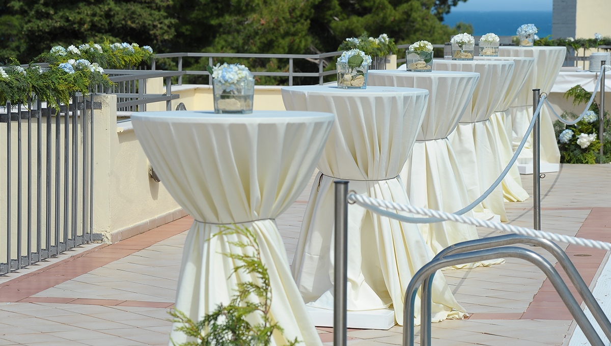 tavole adibite ad evento aziendale